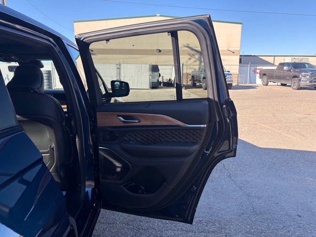 2027 Jeep Grand Cherokee Summit