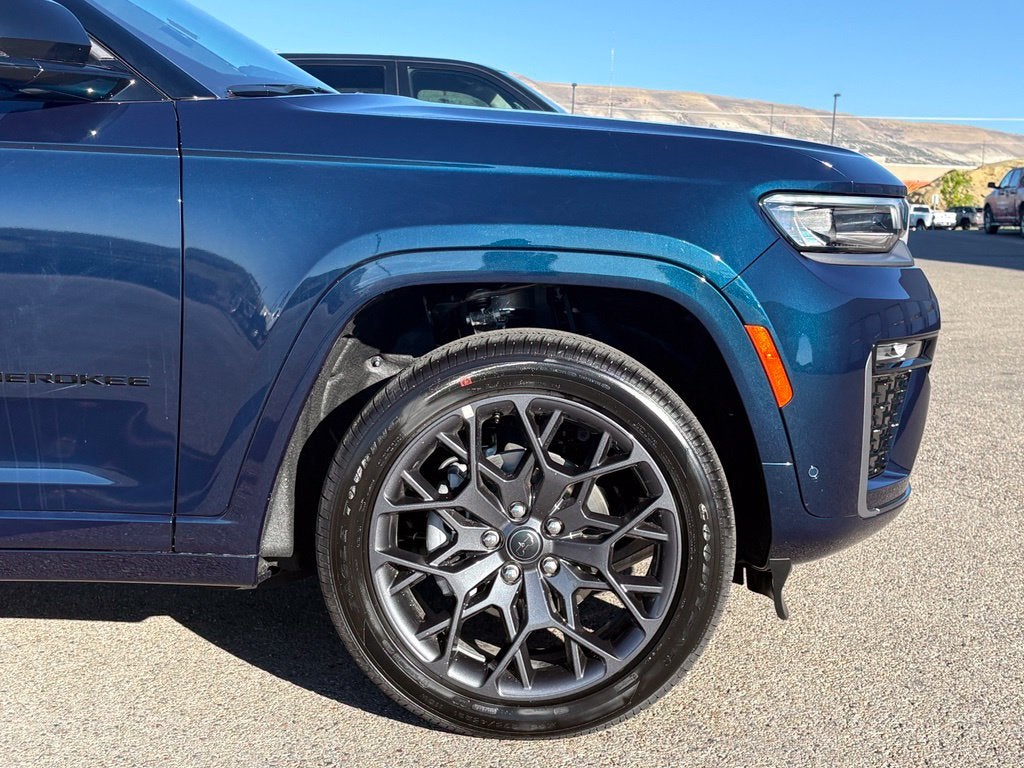 2027 Jeep Grand Cherokee Summit