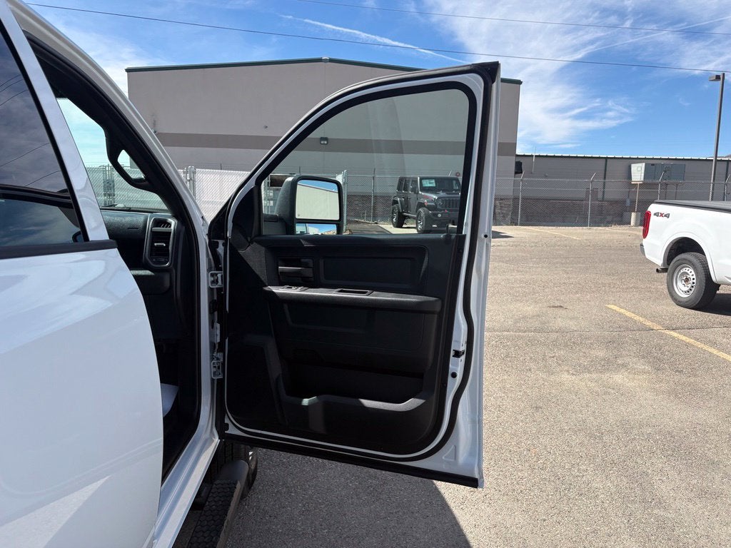2027 RAM 3500 Tradesman DRW