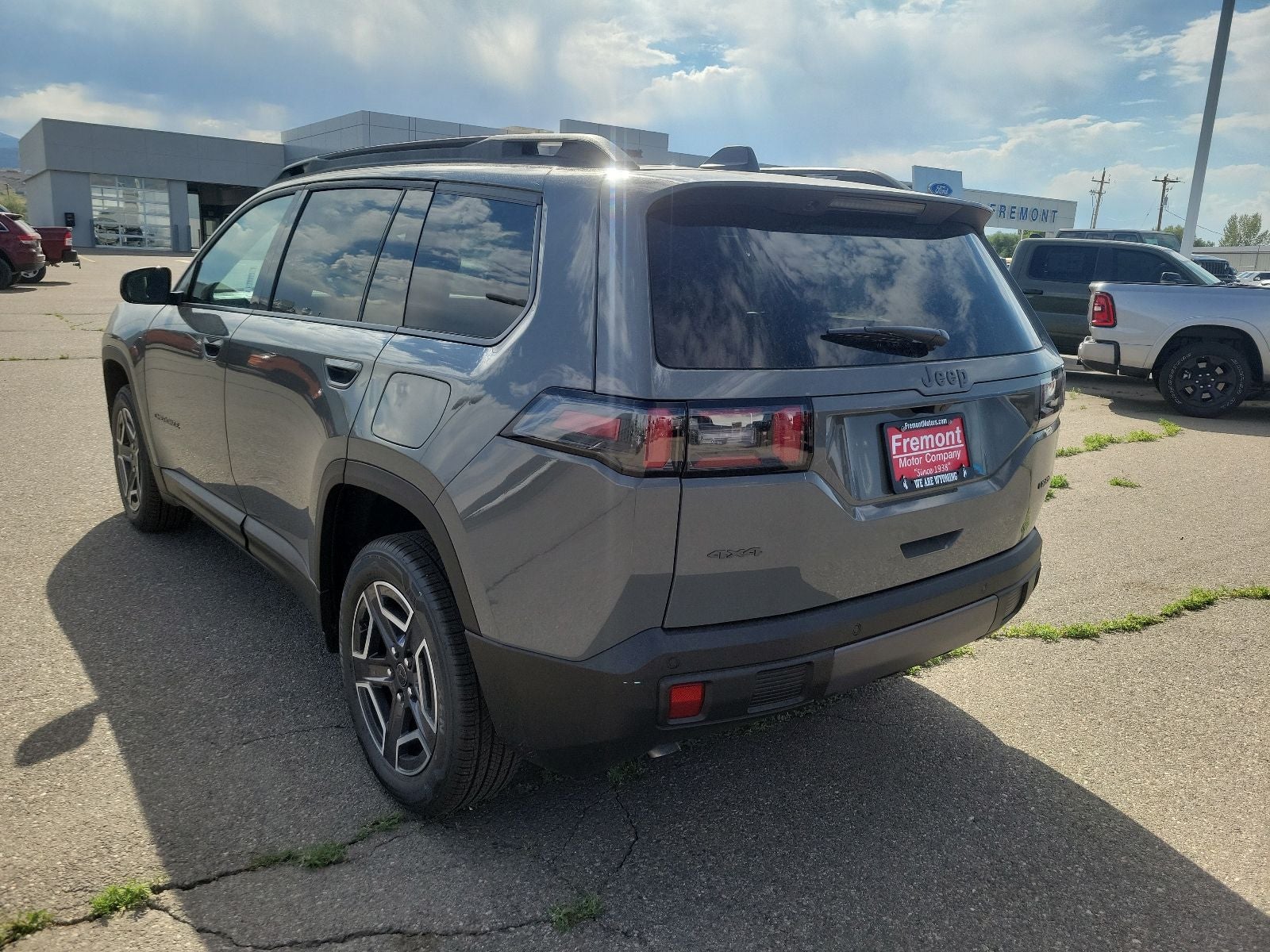 2026 Jeep Cherokee Laredo