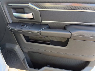2027 RAM 3500 3500 BIG HORN CREW CAB 4X4 8' BOX