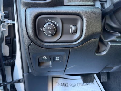 2027 RAM 1500 RAM 1500 EXPRESS CREW CAB 4X4 5'7' BOX