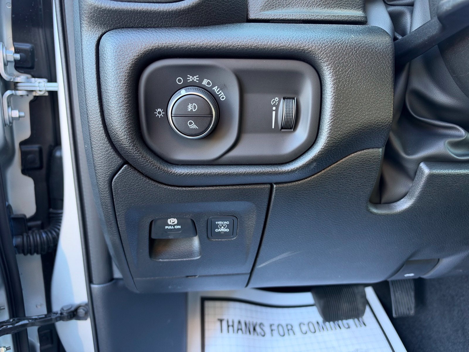 2027 RAM 1500 RAM 1500 EXPRESS CREW CAB 4X4 5'7' BOX