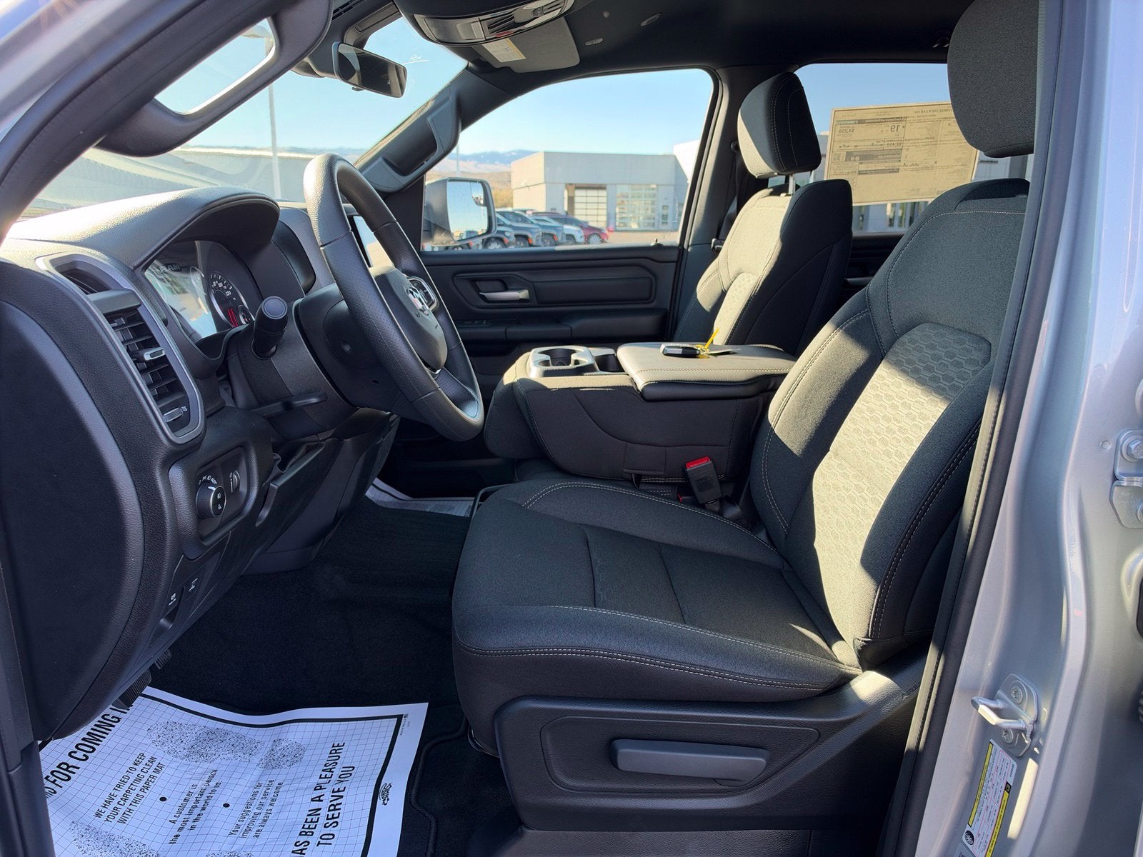 2027 RAM 1500 RAM 1500 EXPRESS CREW CAB 4X4 5'7' BOX