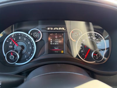 2027 RAM 1500 RAM 1500 EXPRESS CREW CAB 4X4 5'7' BOX