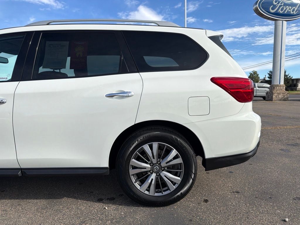 2020 Nissan Pathfinder SL