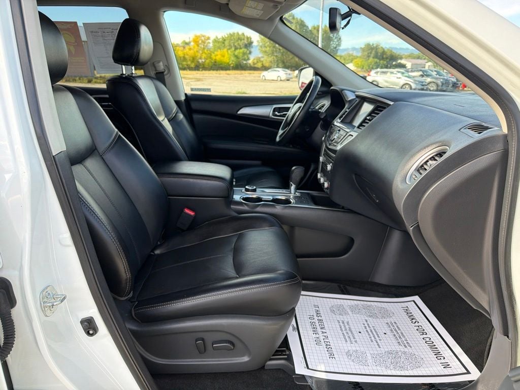 2020 Nissan Pathfinder SL